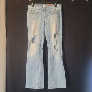 Indigo Rein Distressed Jeans.